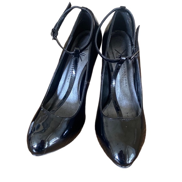 Kardashian Kollection T-Strap Black Patent Leather Pumps size 6.5 - Picture 1 of 6